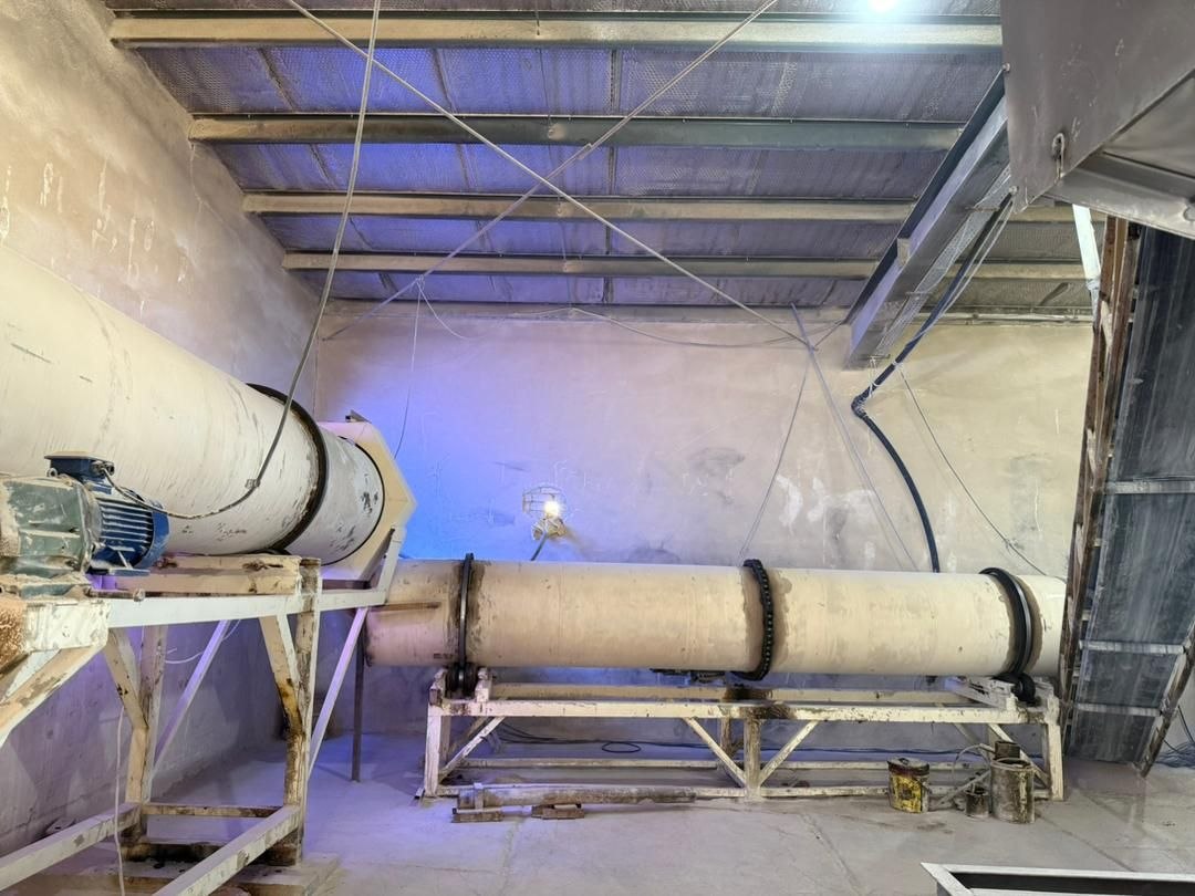 Rotary drying drums conditioning bentonite clay at the FELUXE plant