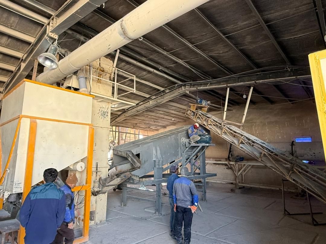 Vibrating screen and incline conveyor graded by the FELUXE team