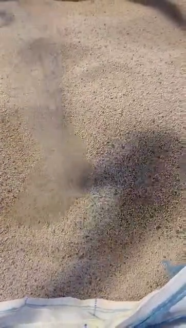 Close-up of raw bentonite clay at the FELUXE plant